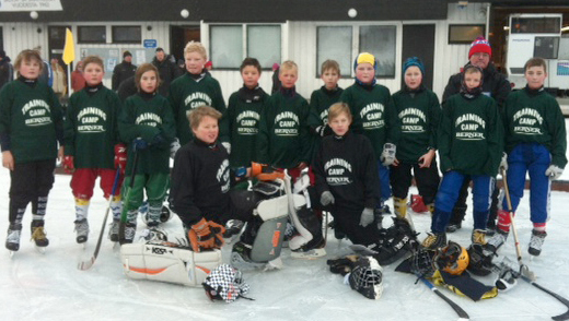Vihreä joukkue (aakkosjärjestyksessä): Kasper Friberg, Jesper Juvonen, Heikki Koivisto, Teemu Koivunen, Jere Korhonen, Leevi Laitinen, Juuso Nousiainen, Miikka Penttinen, Micke Peräjärvi, Aapo Pursio, Onni Rantti, Ville Särkkä, Akseli Uotinen ja Leevi Vihtalahti. Joukkueen valkkana toimi Jouni Kirkinen (Jyväskylä).